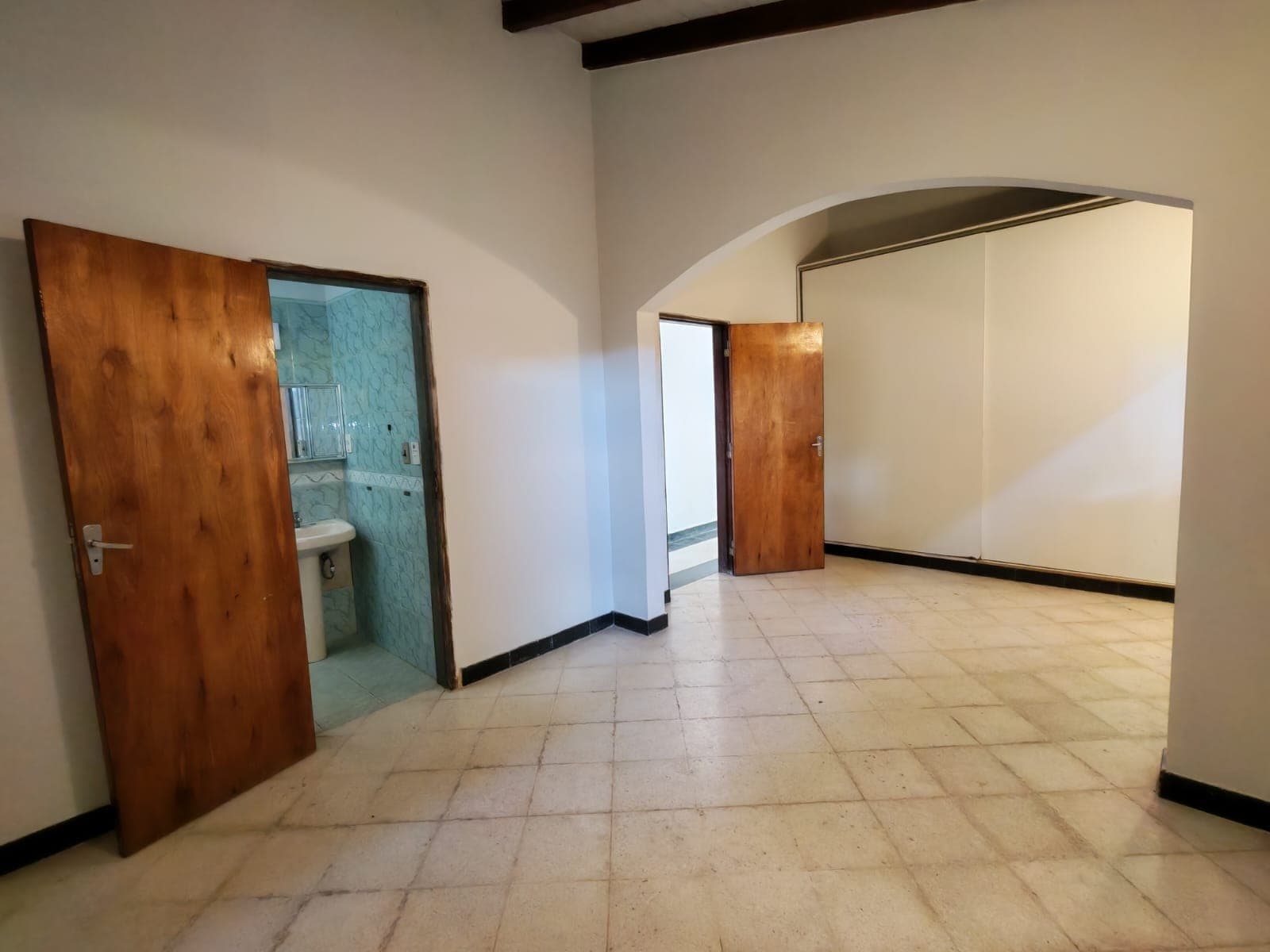 Casa de 2 dormitorios en Lambaré, foto 4 de 6