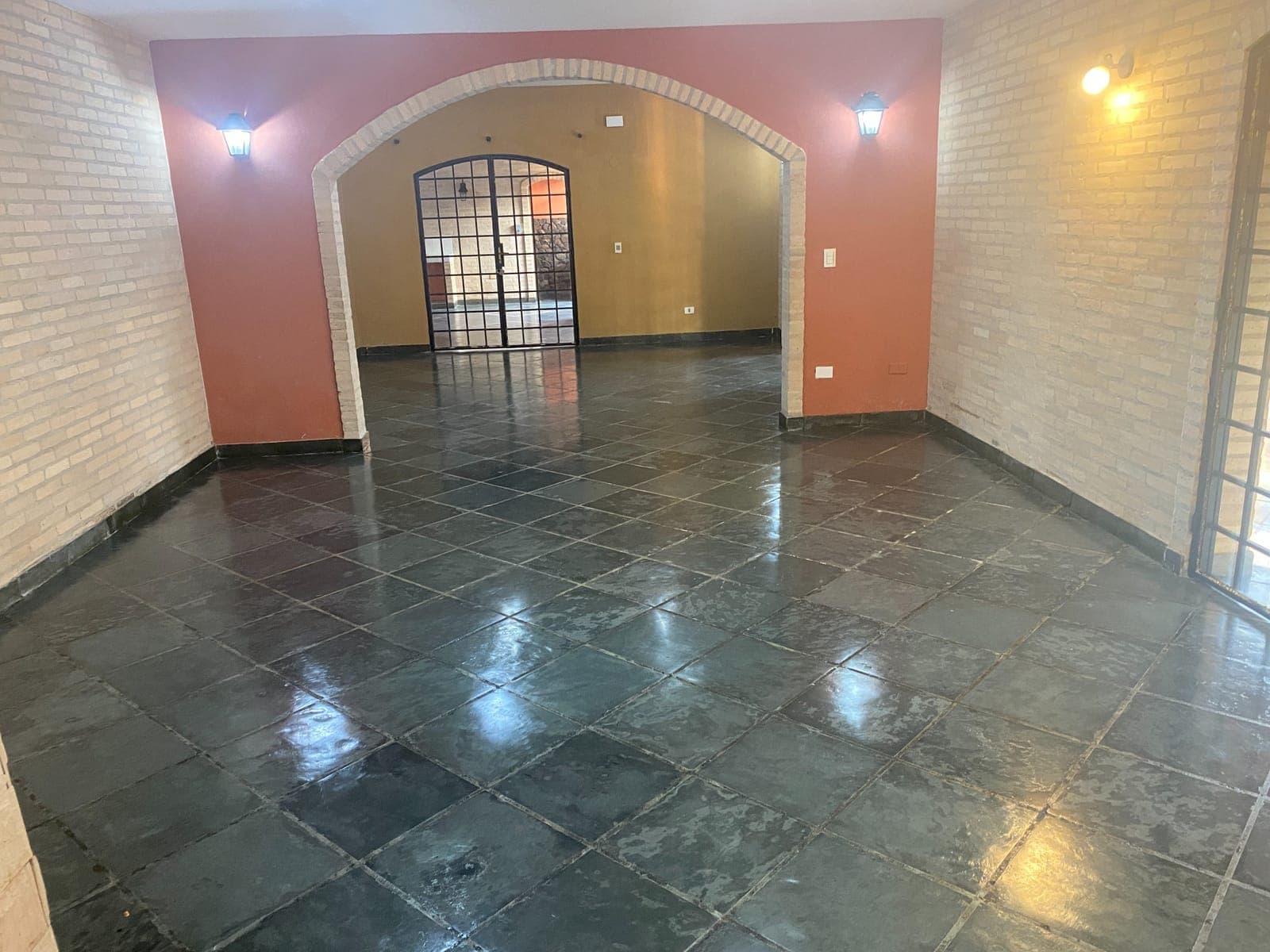 Casa de 5 dormitorios en Lambaré, foto 5 de 6