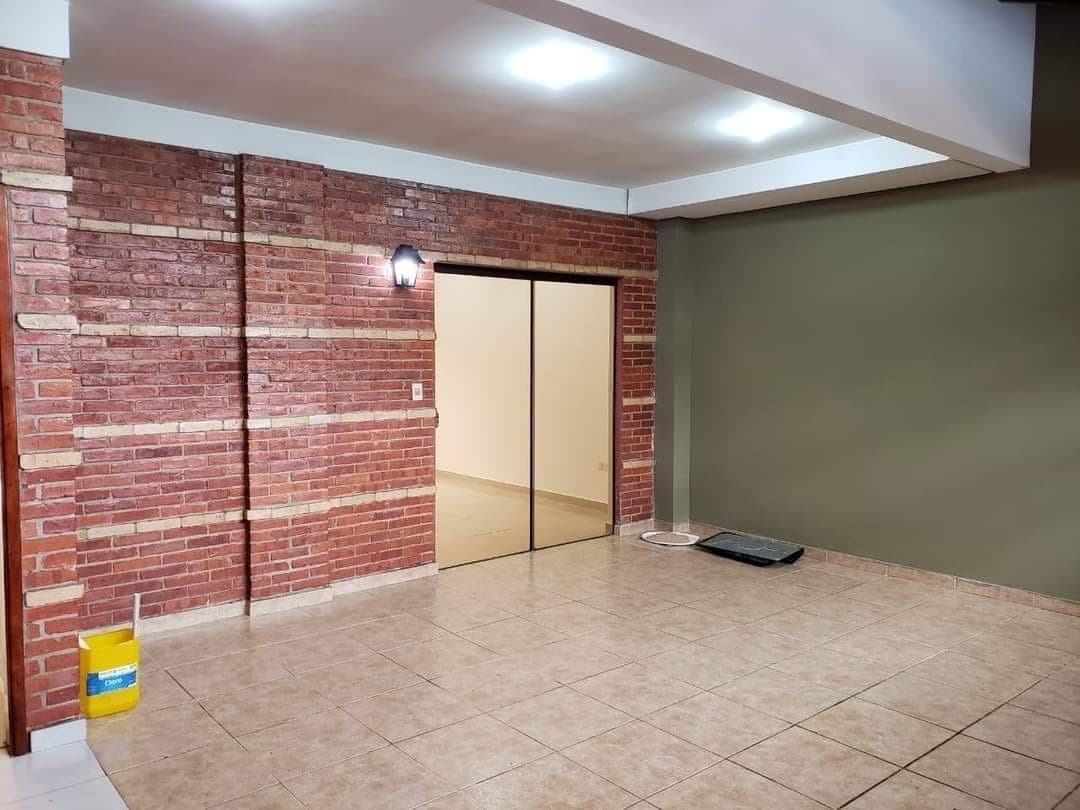 Dúplex de 3 dormitorios en Ycuá Satí, foto 2 de 6